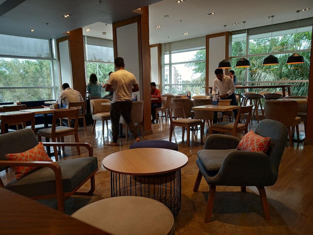 Holiday Inn Express Pune Pimpri By Ihg Exterior photo