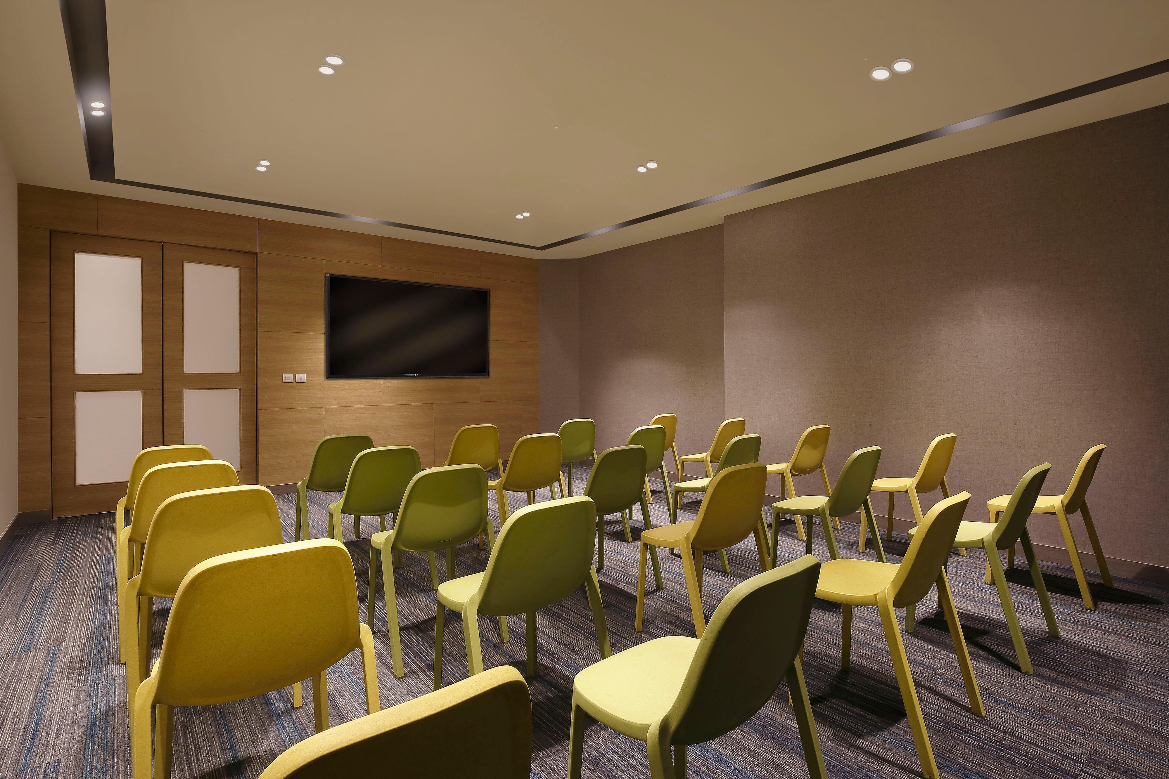 Holiday Inn Express Pune Pimpri By Ihg Exterior photo