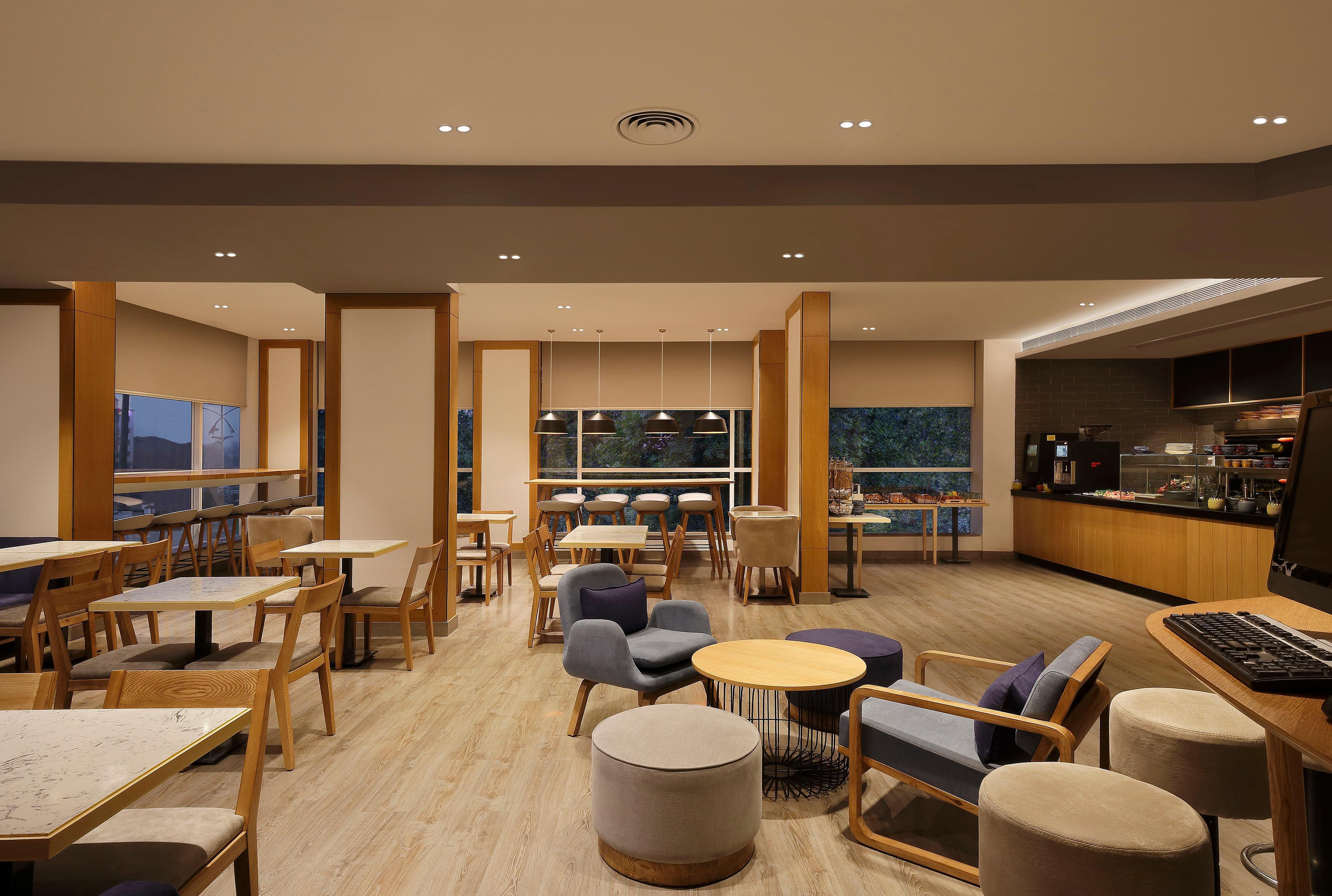 Holiday Inn Express Pune Pimpri By Ihg Exterior photo