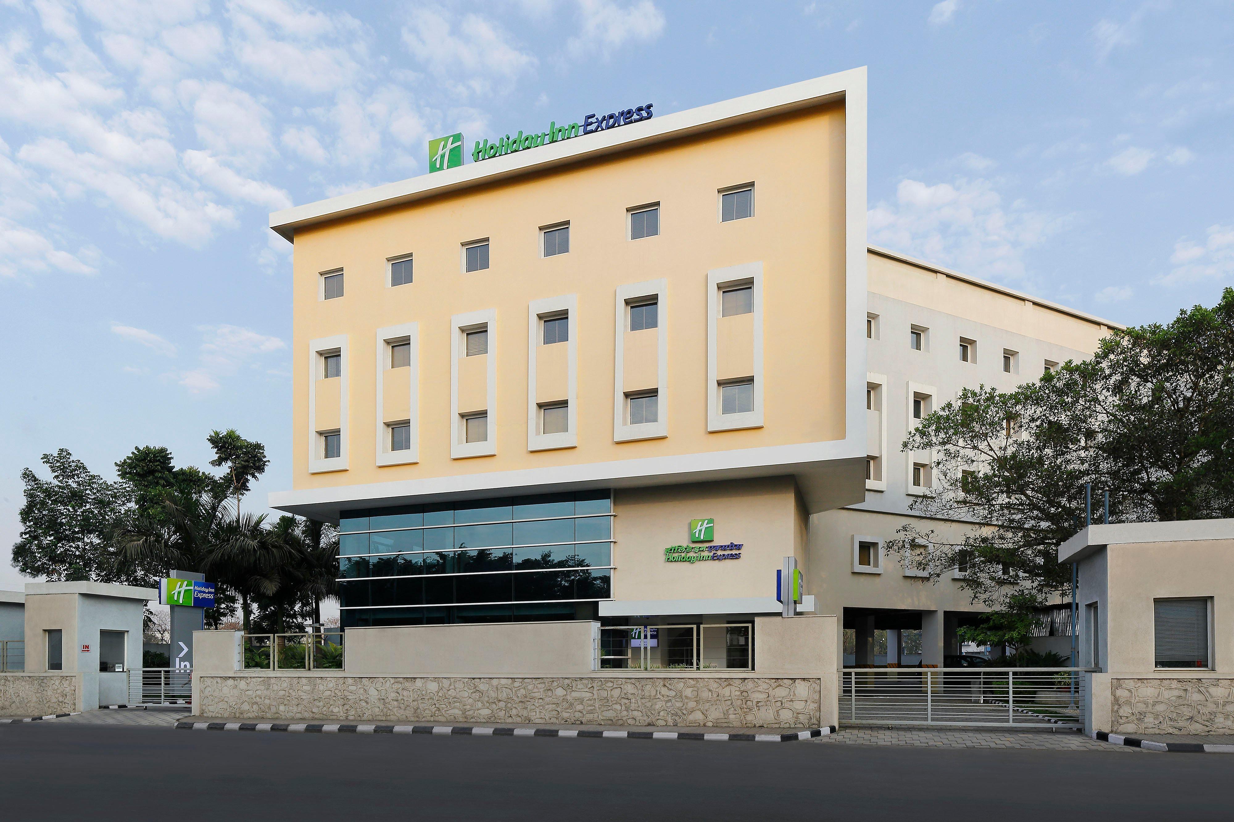 Holiday Inn Express Pune Pimpri By Ihg Exterior photo