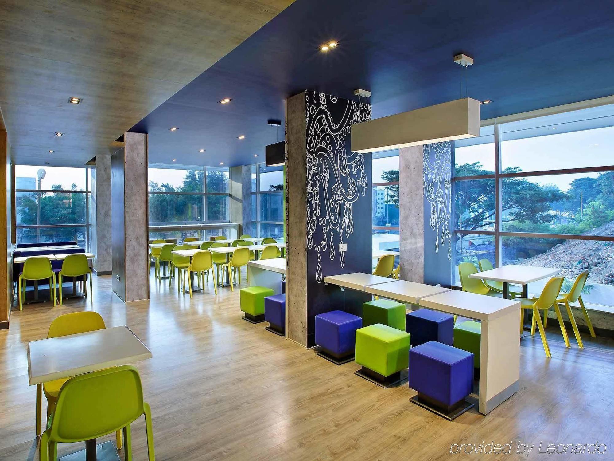 Holiday Inn Express Pune Pimpri By Ihg Exterior photo