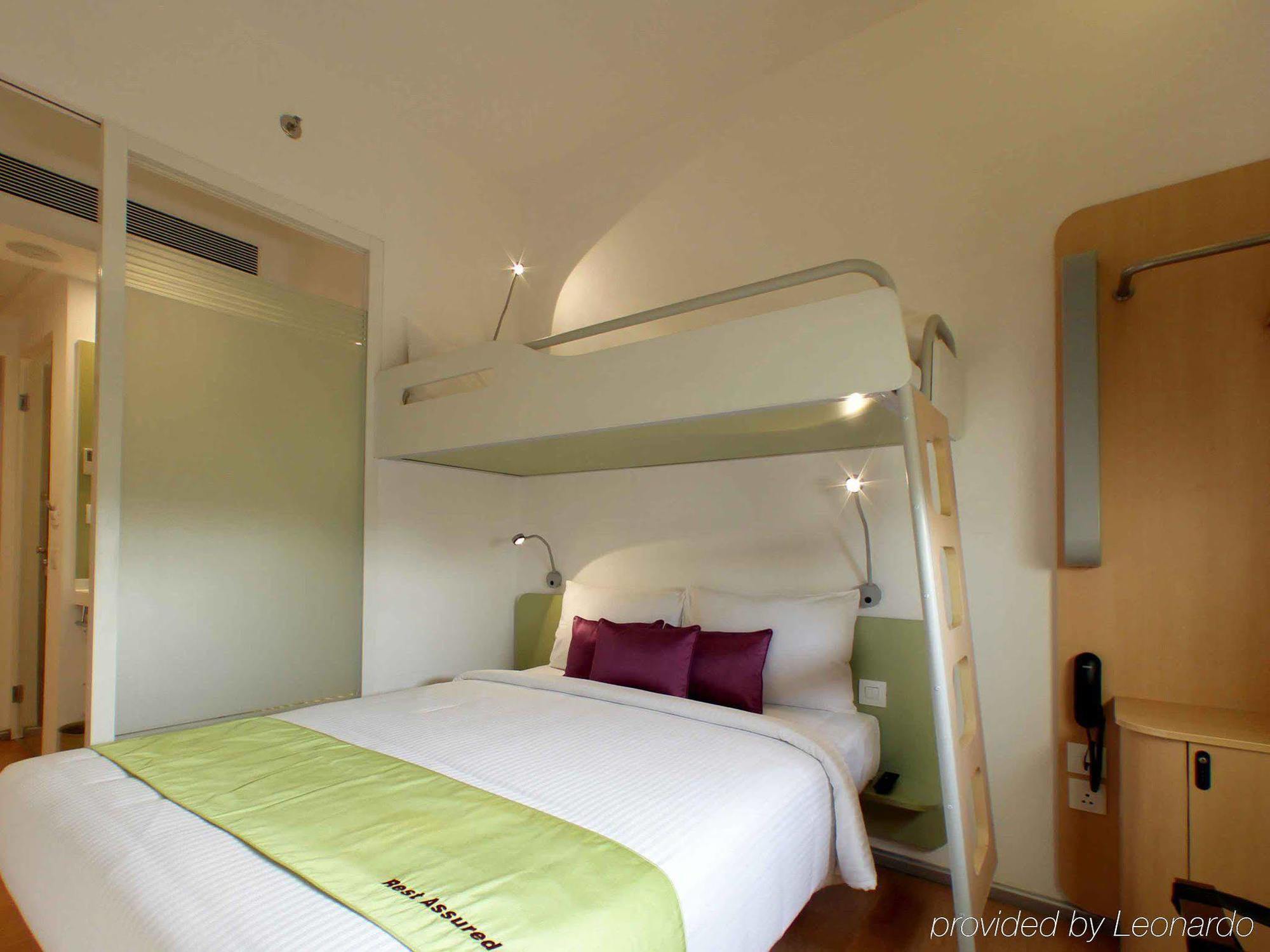 Holiday Inn Express Pune Pimpri By Ihg Exterior photo