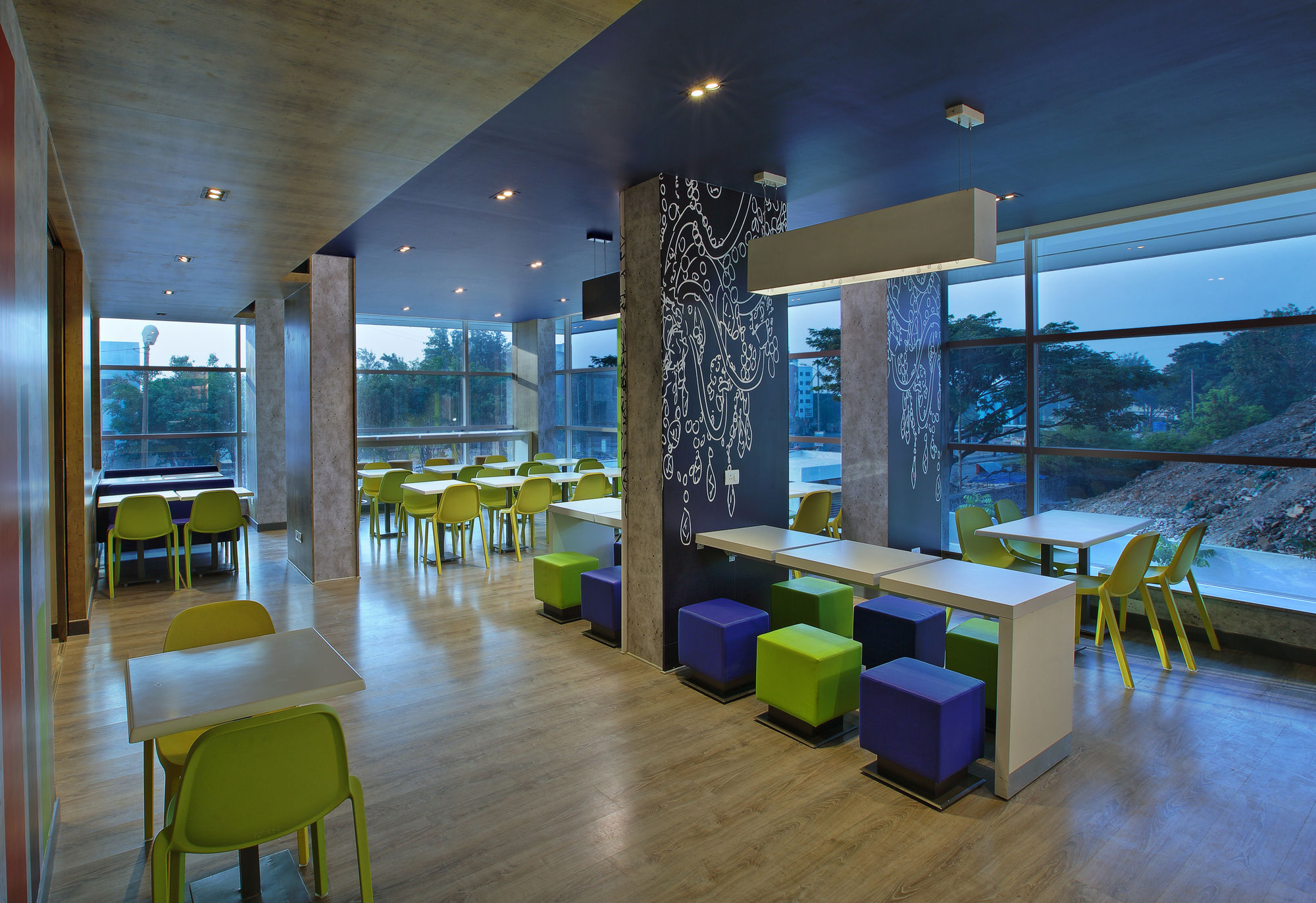 Holiday Inn Express Pune Pimpri By Ihg Exterior photo